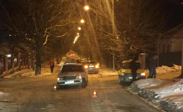 Пассажир такси получил травмы в результате ДТП в городе Лермонтов